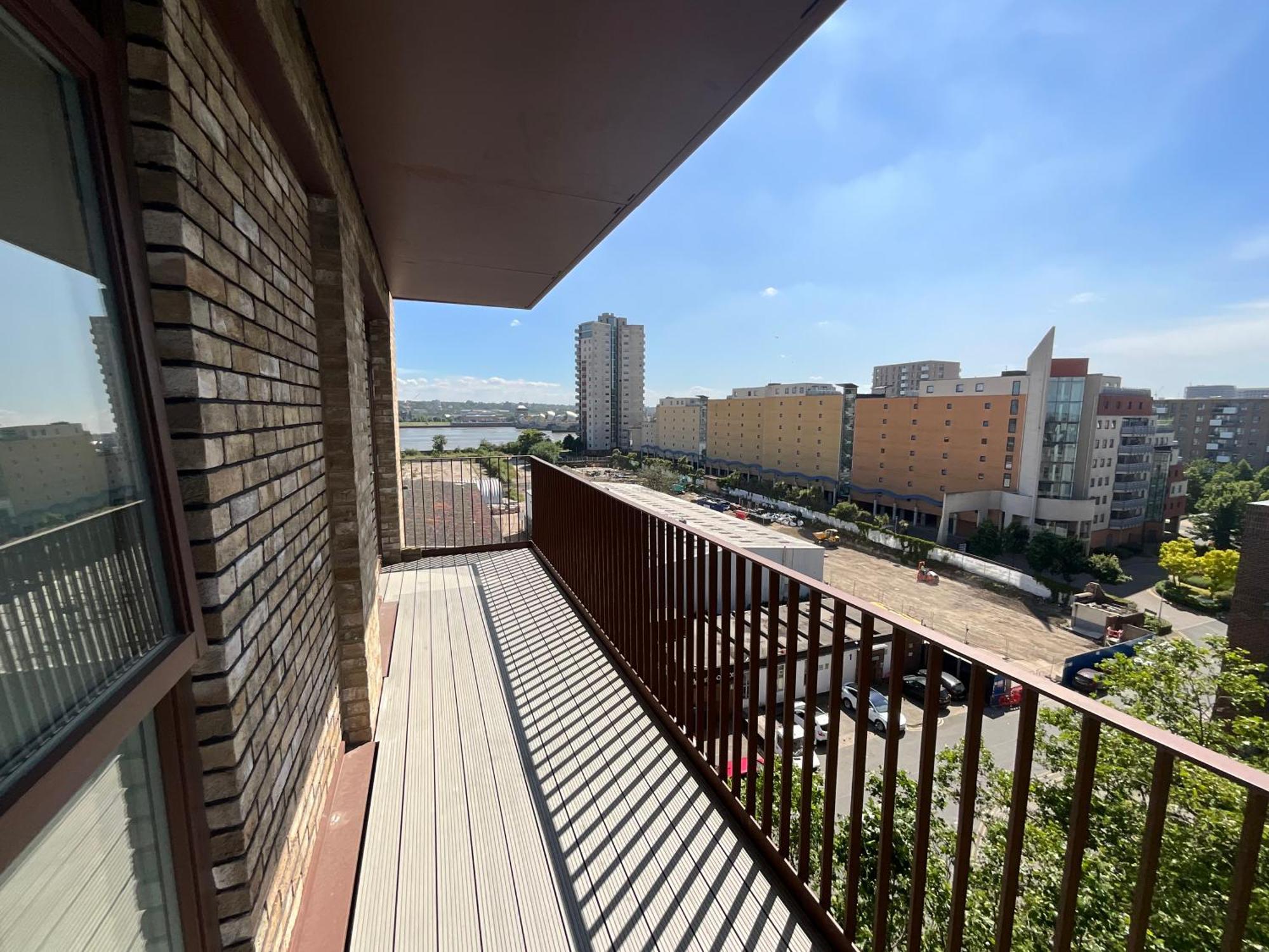 1br Gem In Shared Near O2 Arena & Excel With Patio, Private Bath, Free Parking & Garden Appartement Londres