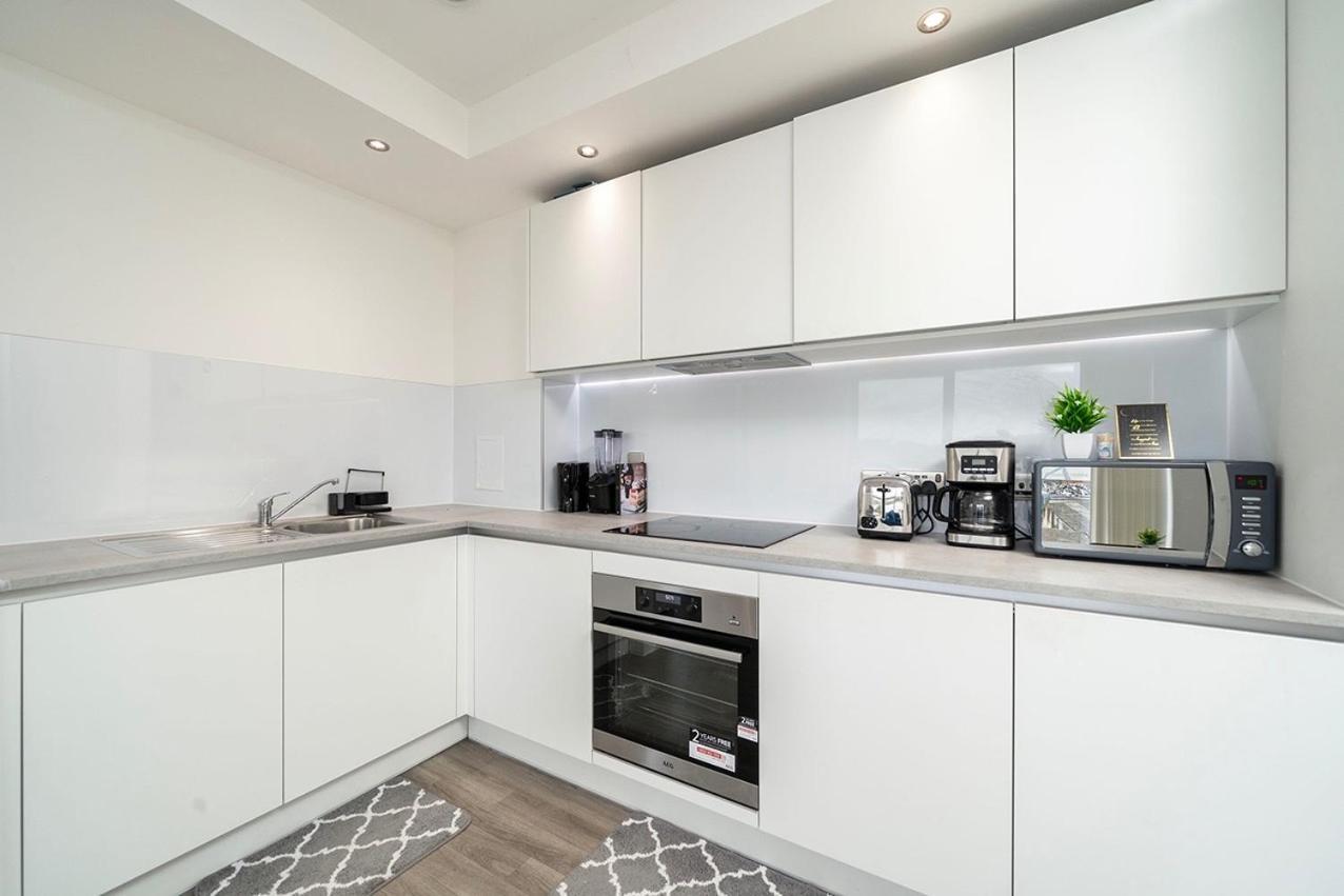 1br Gem In Shared Near O2 Arena & Excel With Patio, Private Bath, Free Parking & Garden Appartement Londres