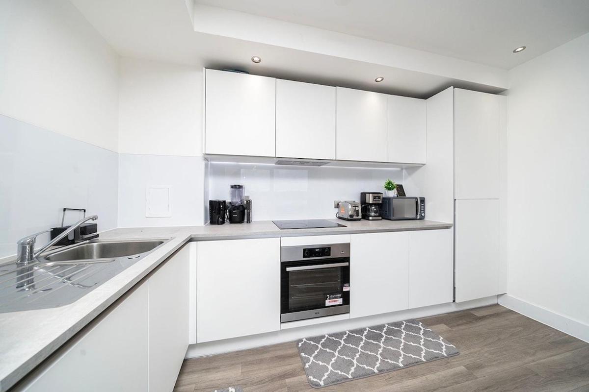 1br Gem In Shared Near O2 Arena & Excel With Patio, Private Bath, Free Parking & Garden Appartement Londres